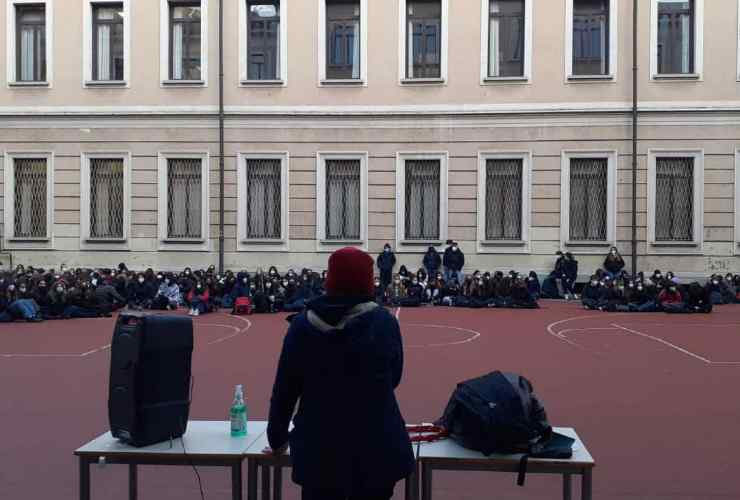 Liceo manzoni occupato