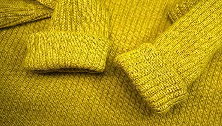 Pull en laine jaune