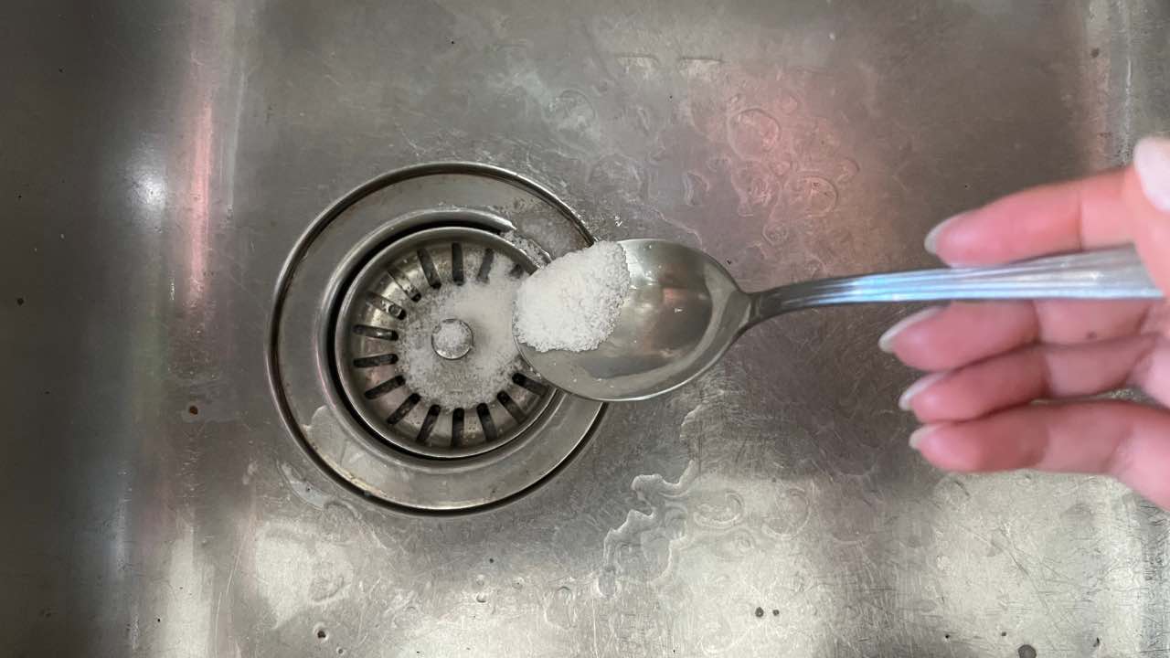 sel dans l'évier
