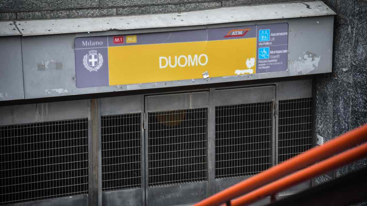 Fermata metro gialla piazza Duomo