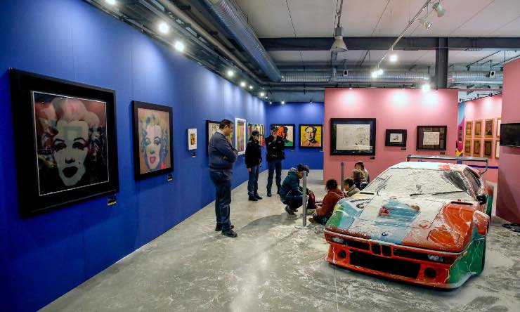 Milano, auto Andy Warhol