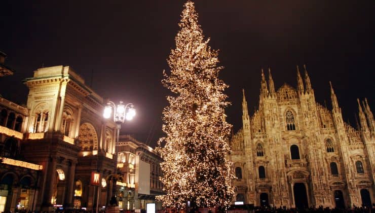 Piazza del Duomo illuminata a festa