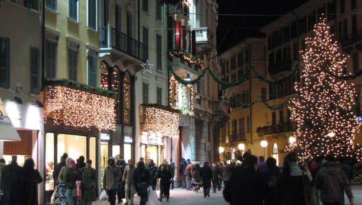 Strada di Brescia a Natale