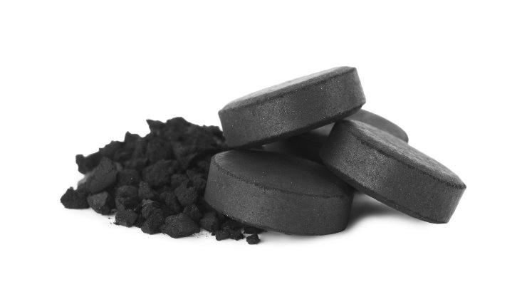 Poudre et comprimés de charbon actif