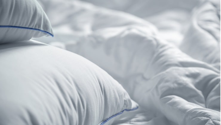 Bettwäsche und Kissenbezüge mit Kissenwechsel
