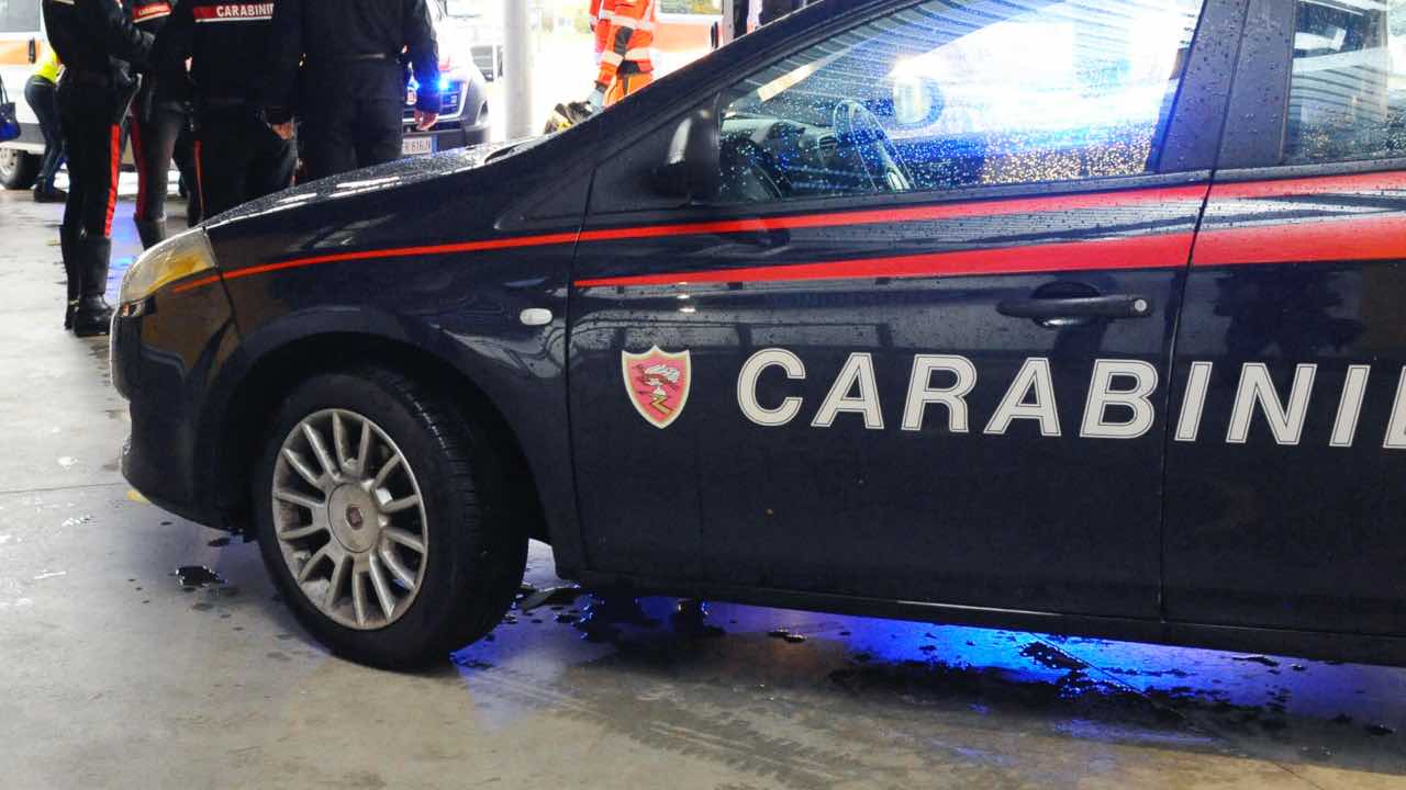 Corsico, auto dei Carabinieri