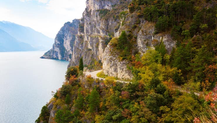 Italia, vista sul lago di Garda