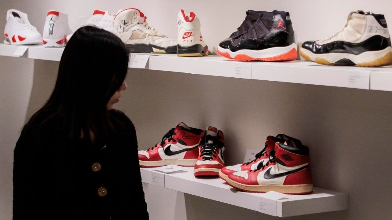 Negozio Nike espone le Air Jordan