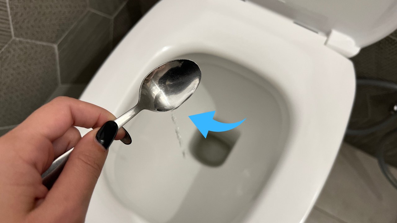 Odore di urina in bagno