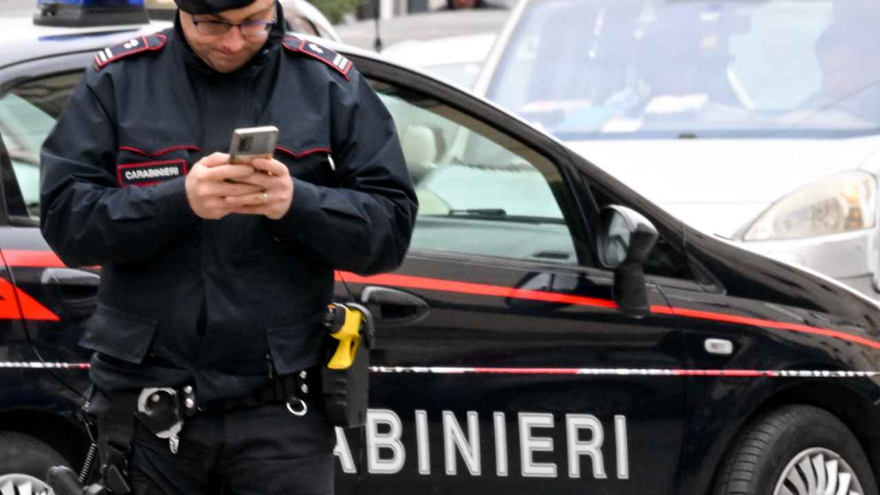 Aggressione e carabinieri