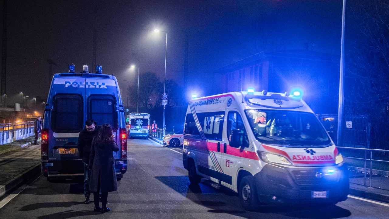 Milano, ambulanza