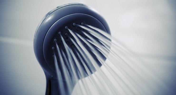 Vyčistěte sprchovou hlavici