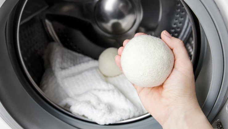 palline di lana in asciugatrice per non far rimpicciolire i vestiti 