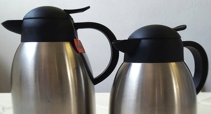 Basta thermos maleodoranti: elimina l'odore del caffè con questo potente  rimedio