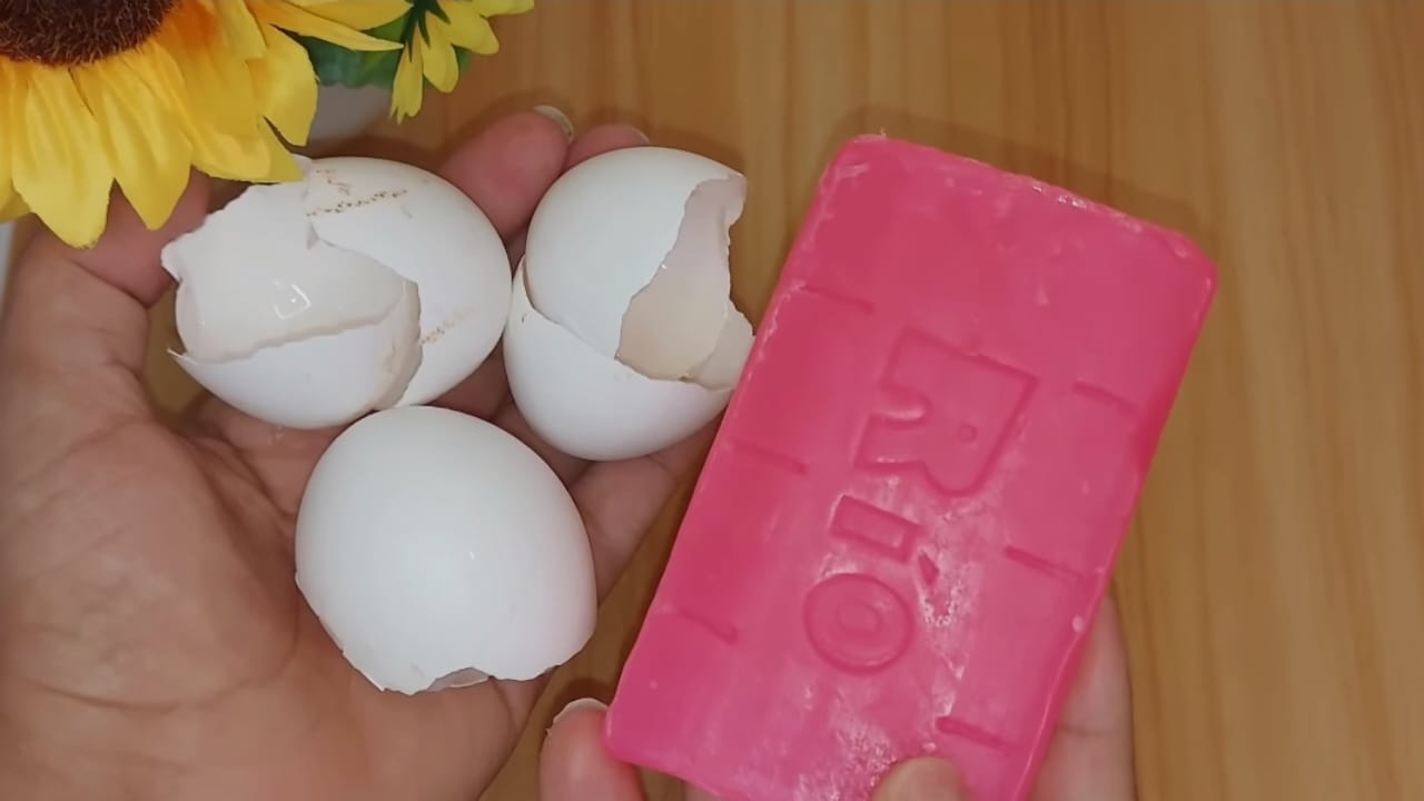 huevos y jabón