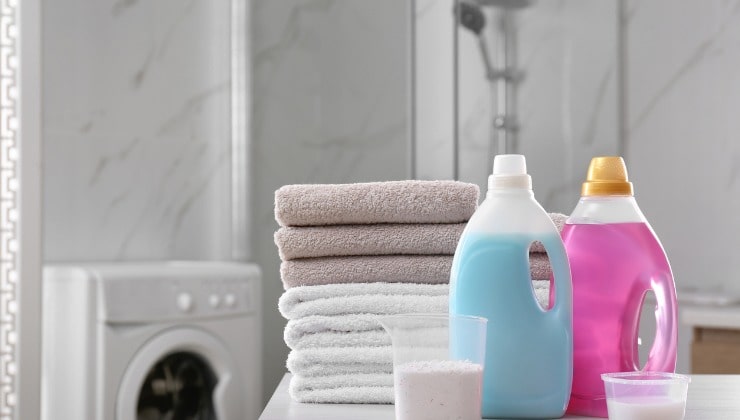 Detergente y suavizante para lavadora