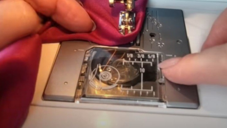método para reiniciar cuando se acaba el hilo en la máquina de coser