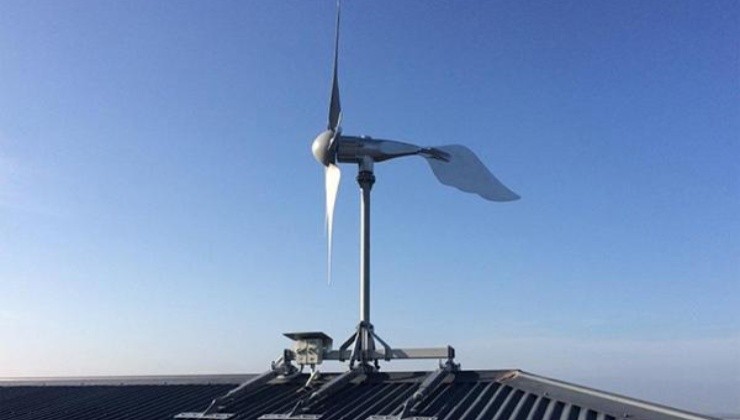 Nuovo sistema eolico per risparmiare soldi in bolletta: altro che pannelli  solari
