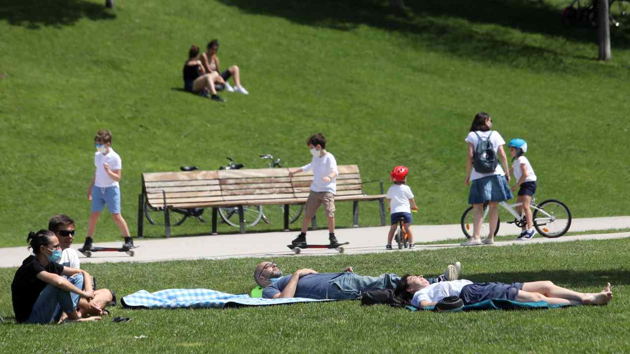 Persone al parco