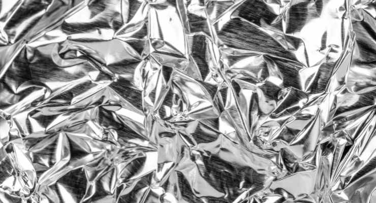 Colle et feuille d’aluminium