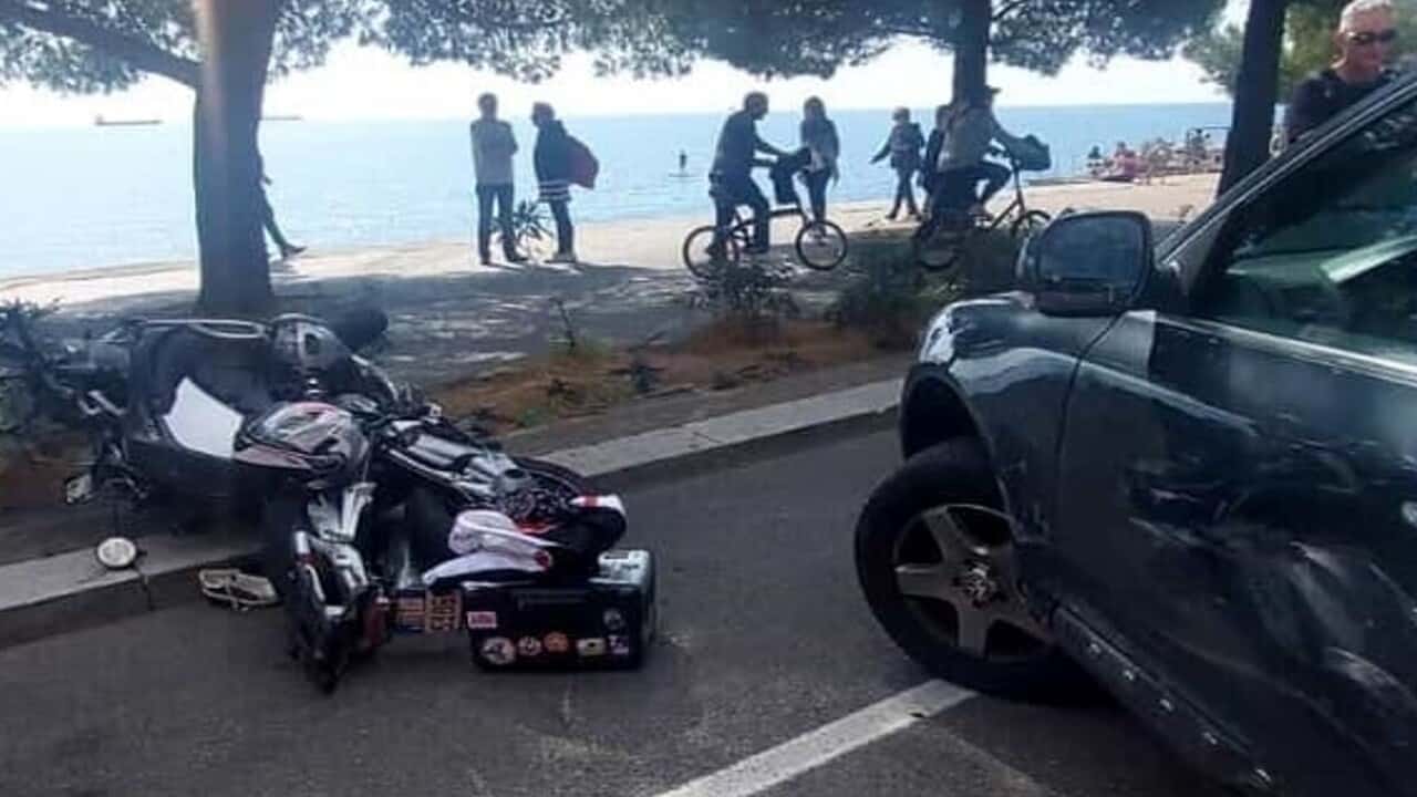 Due turisti in moto centrati da un Suv