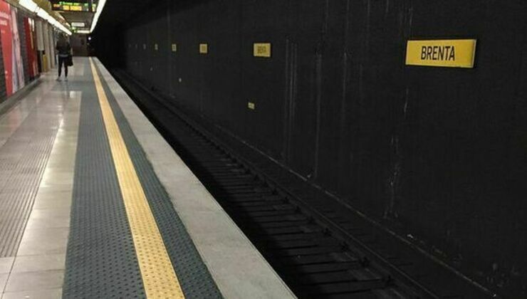 Tragedia alla stazione della metropolitana