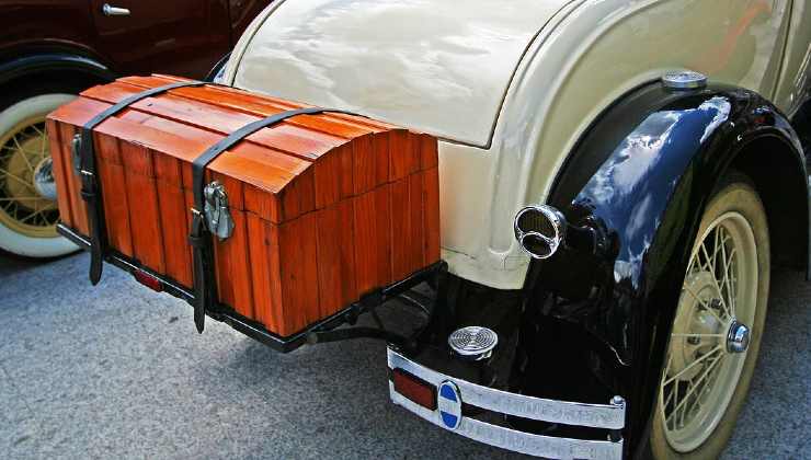 starý dřevěný kufr