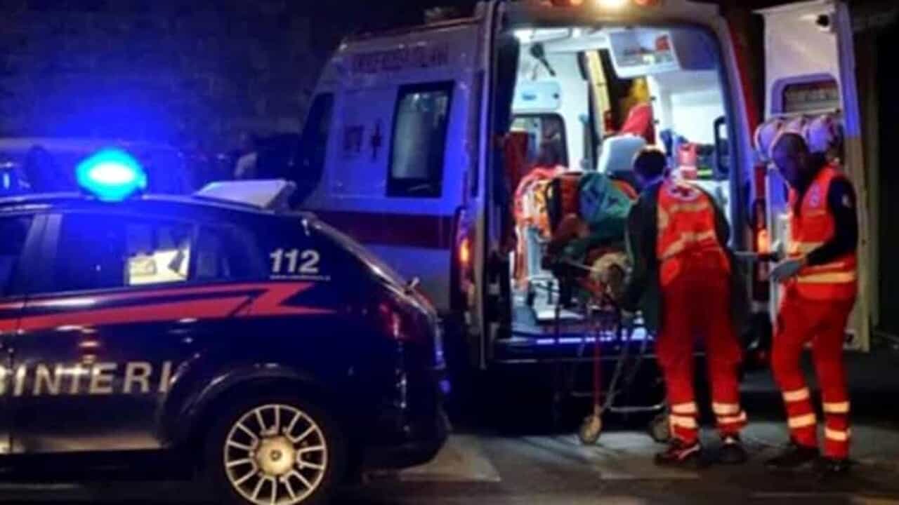 Ambulanza sul luogo dell'aggressione
