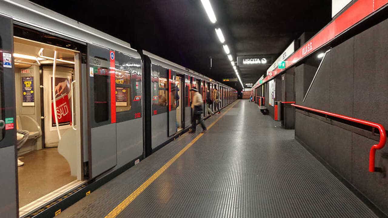 La metro rossa di Milano