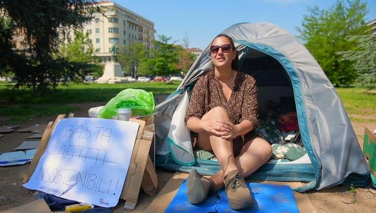 La studentessa che vive in tenda