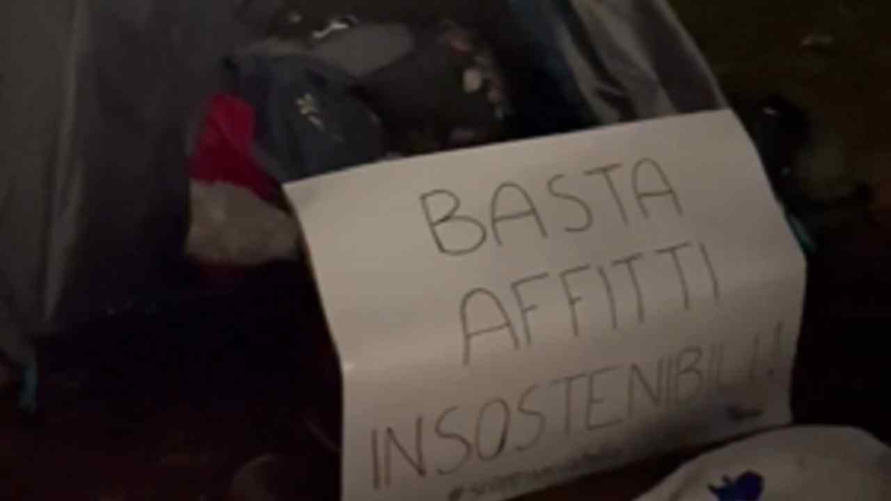 Protesta contro Affitto troppo caro a Milano