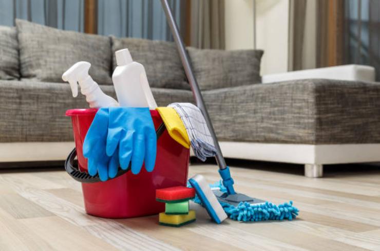 Produits et outils pour le nettoyage de la maison