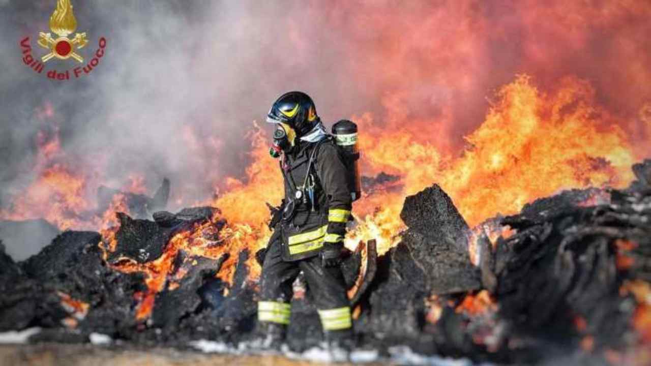 Vigili del fuoco, incendio