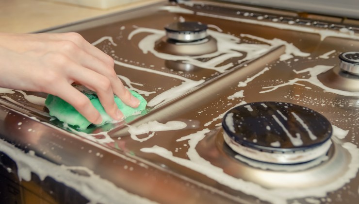 Cleaning the stove