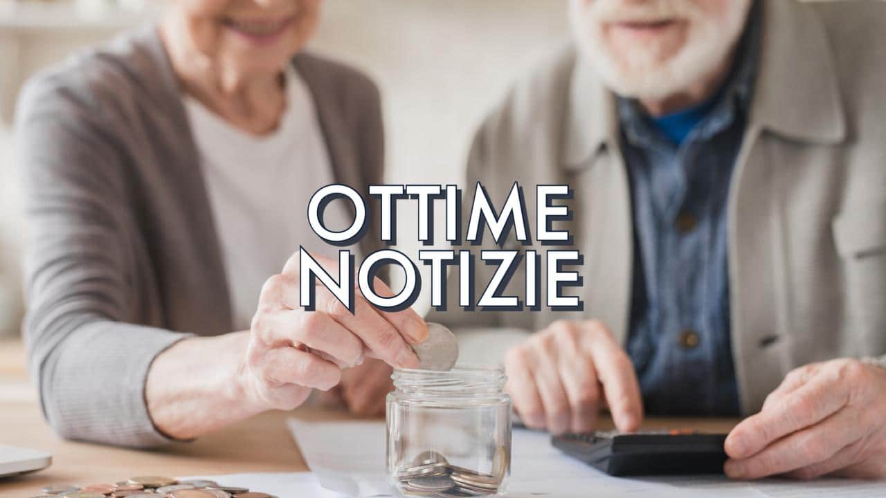Anziani che conservano soldi