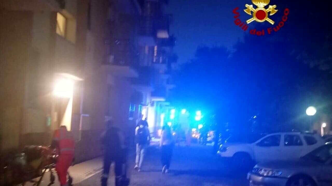 L'incendio in via Taormina a Milano