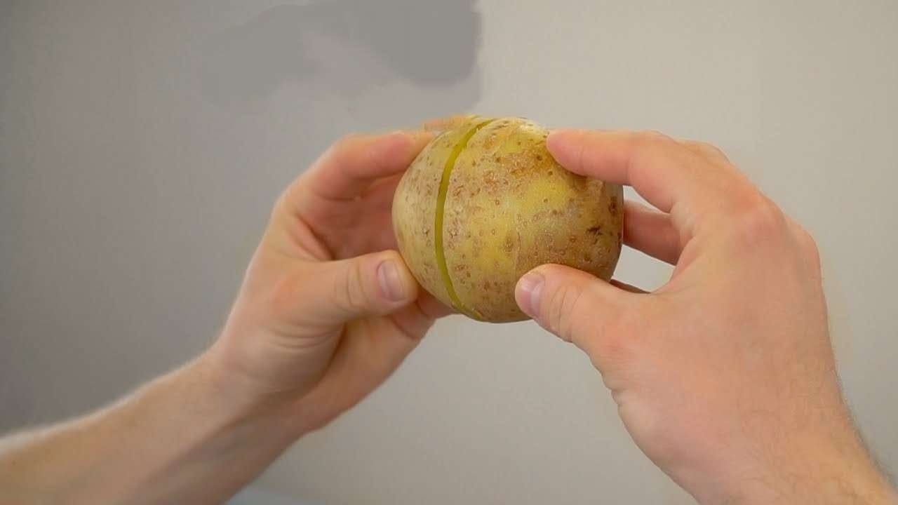 Des pommes de terre sur le miroir