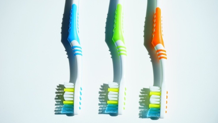 Ecco perché dovresti smettere di usare il copri spazzolino da denti: il  motivo