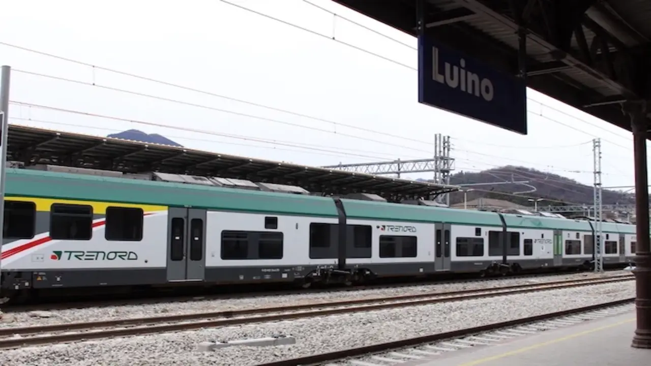 Treno sulla linea Gallarate-Luino