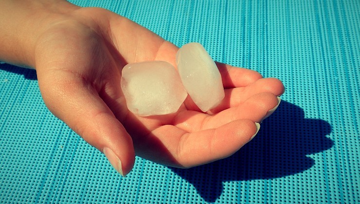 Une éponge au lieu de la glace