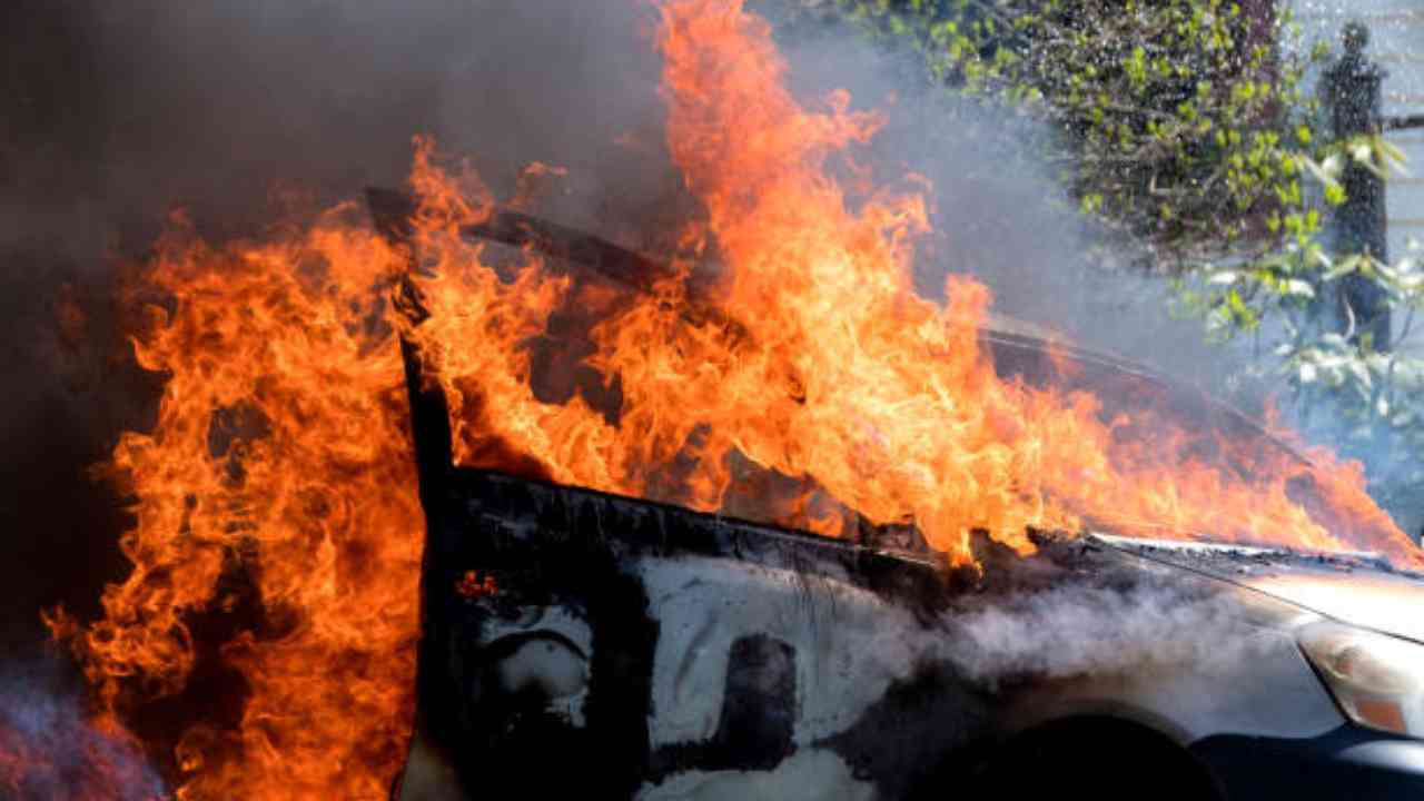 Incendio nel milanese