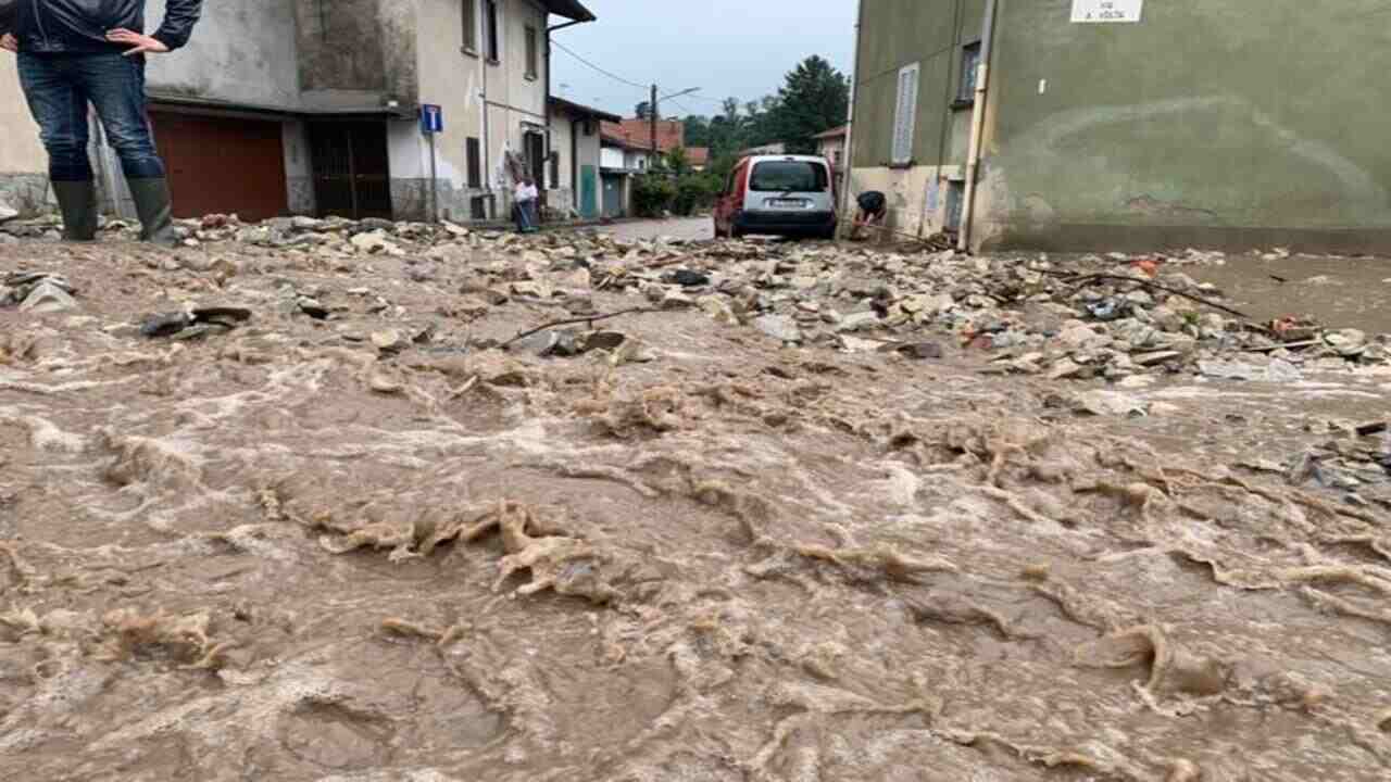 acqua per strada