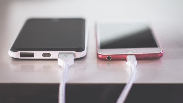 caricare le batterie agli ioni di litio