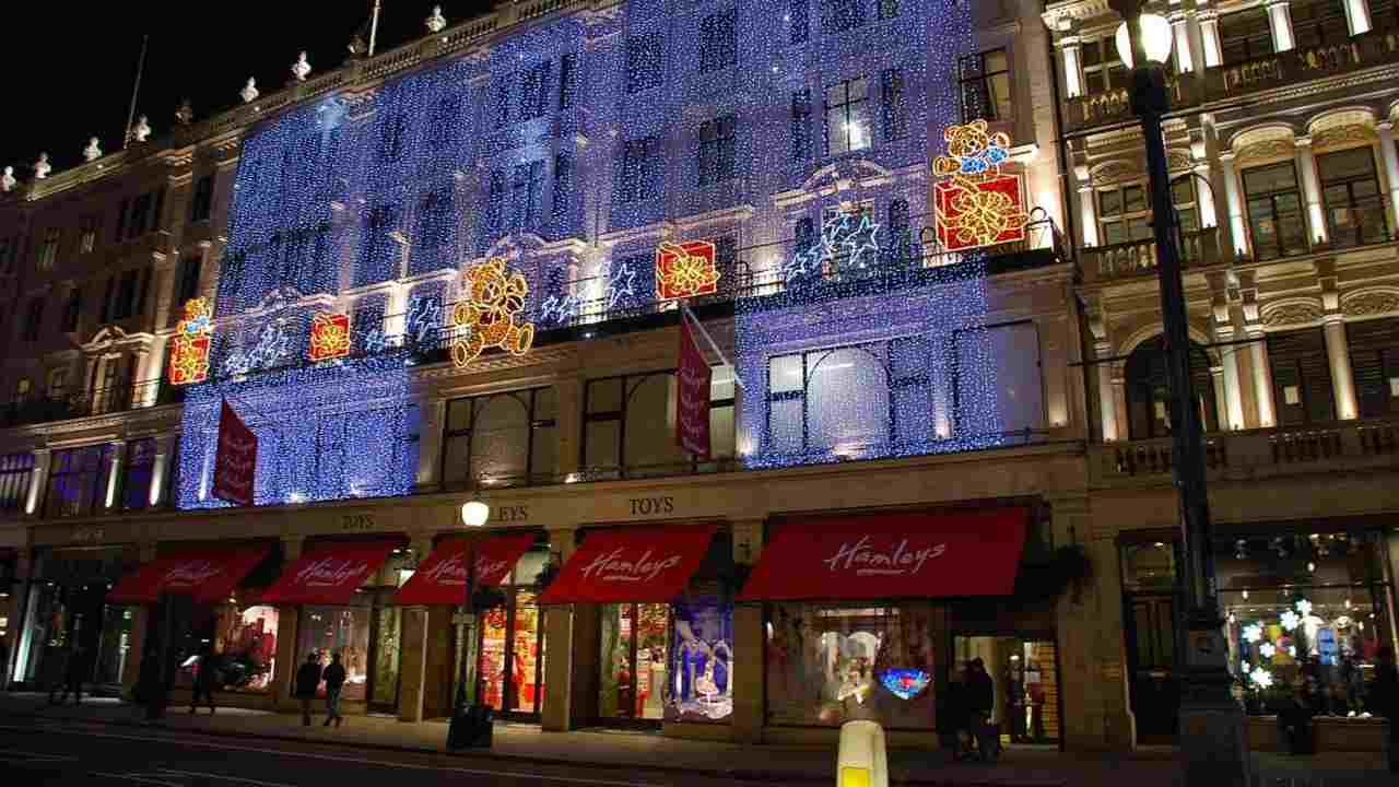 Hamleys apre a Milano