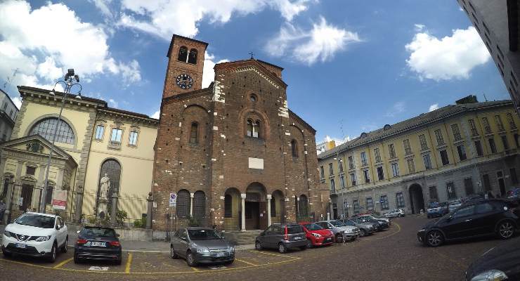 Piazza San Sepolcro a Milano