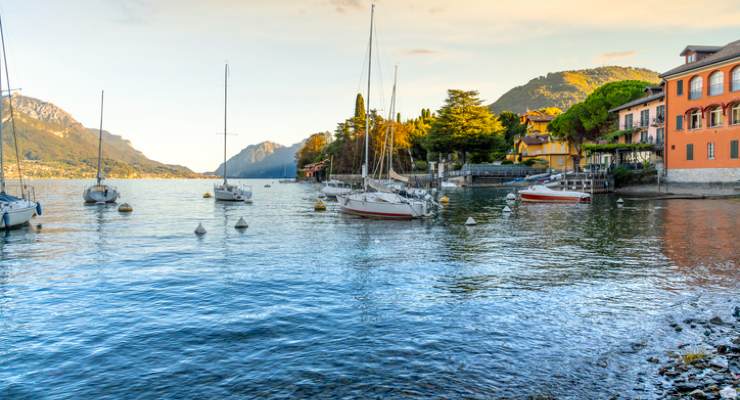 Un borgo e un porto in Lombardia