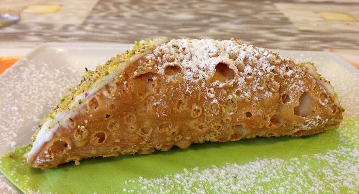 Cannolo con pistacchio