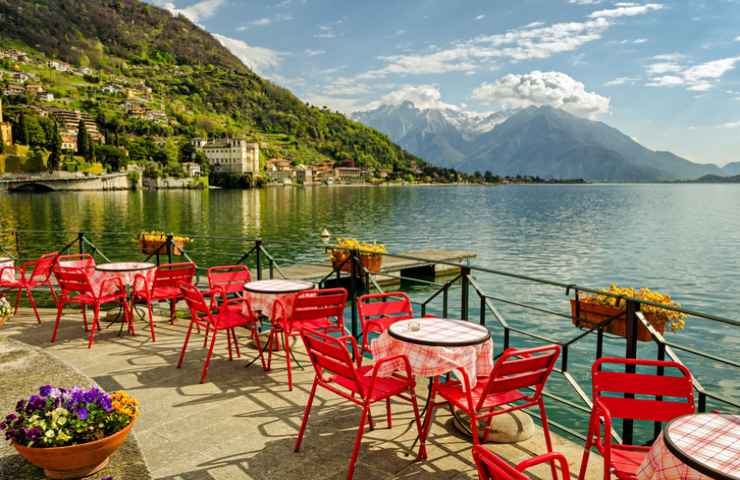 Locale sul lago di Como