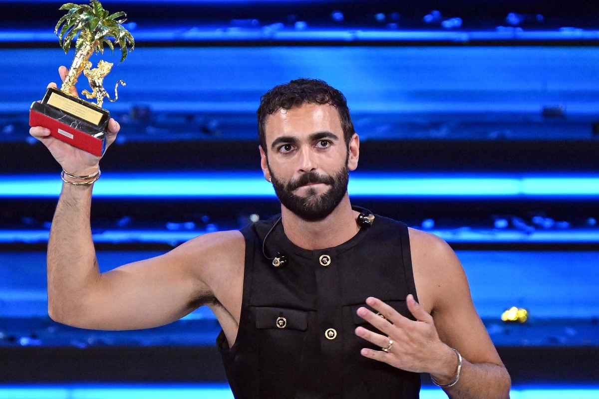 Marco Mengoni a Sanremo 2023.